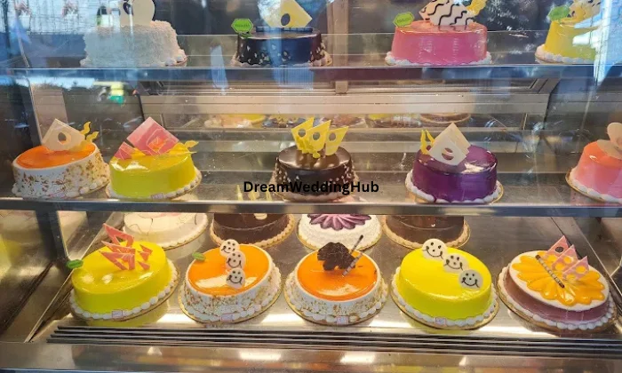 CAKE OF THE DAY  South End Circle